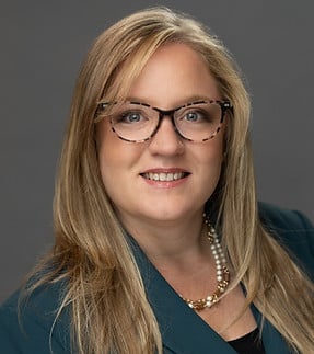 Debras Headshot 2025